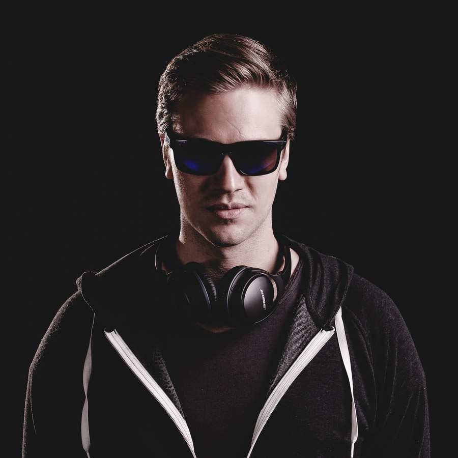Interview with the Visual DJ AFISHAL square photo